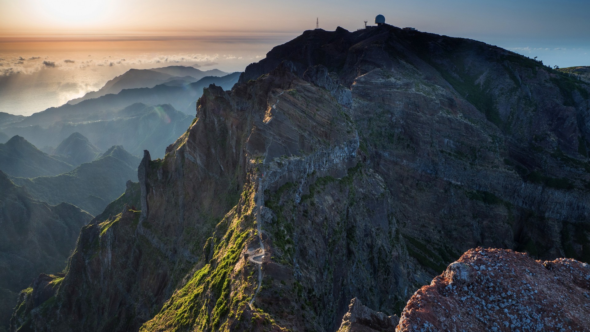 Pico do Arieiro widziane z Pico do Cidrão
