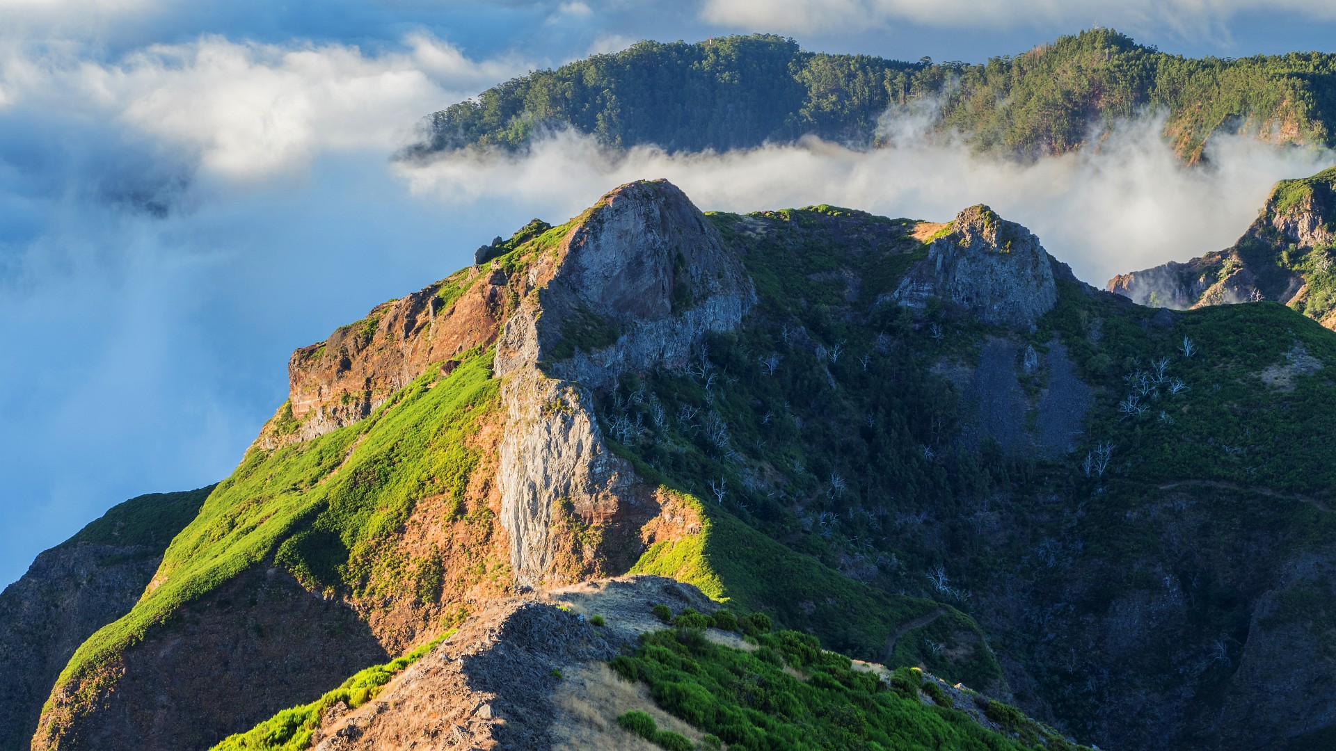 Pico de Serradinho widziane z Pico Grande